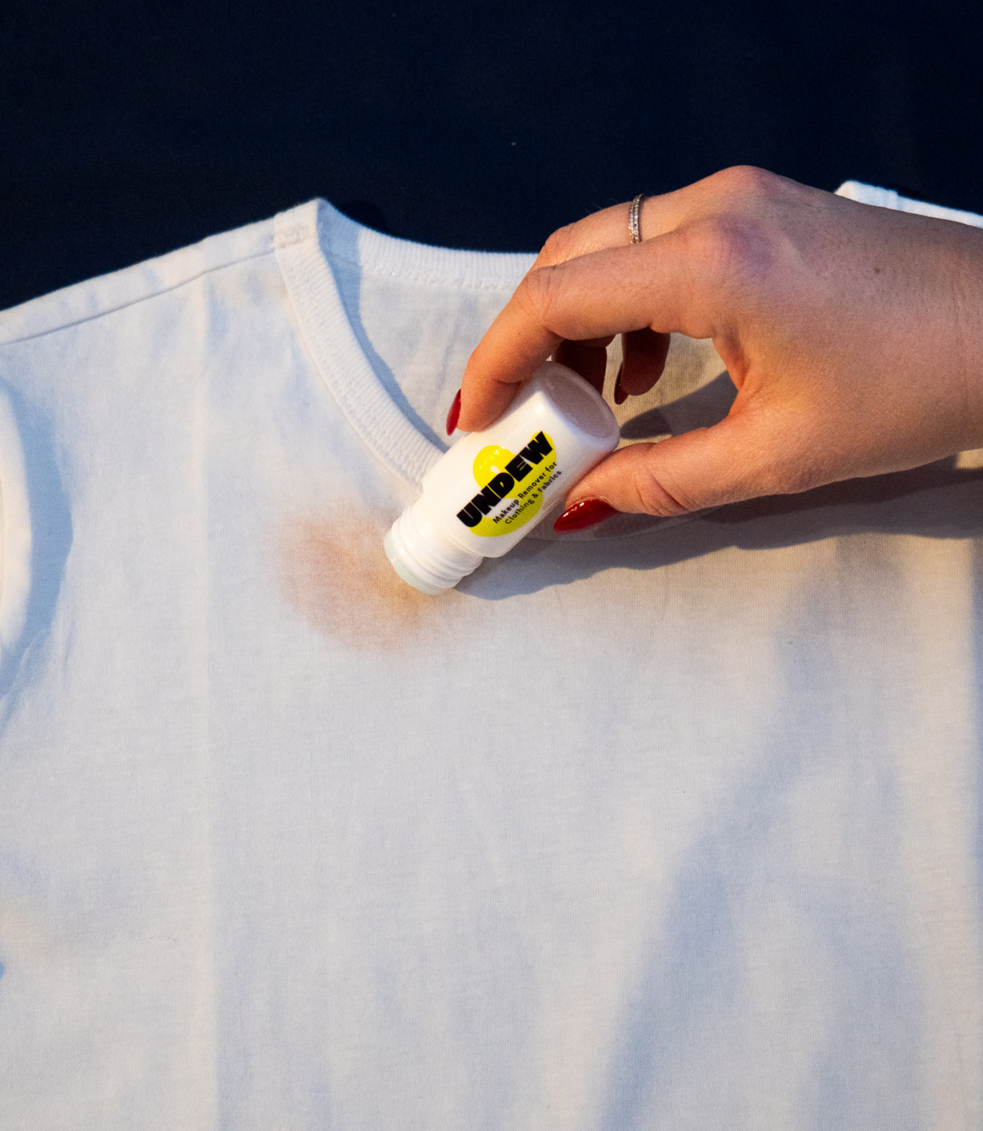 Undew on-the-go spot remover applicator works on makeup stains